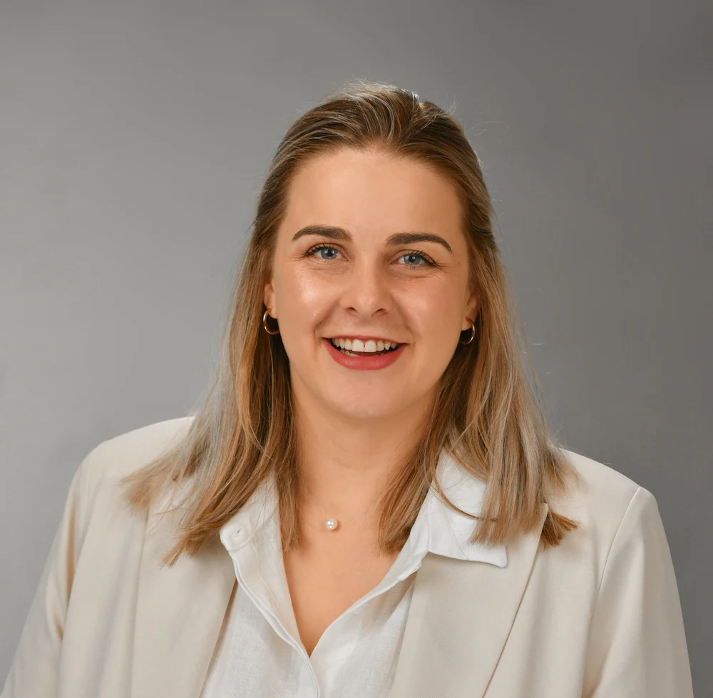 Portrait of Yvonne de Bruin